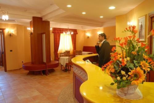 Hotel Duca Di Calabria Серра-Сан-Бруно Экстерьер фото