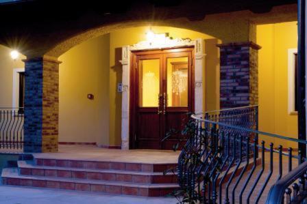 Hotel Duca Di Calabria Серра-Сан-Бруно Экстерьер фото