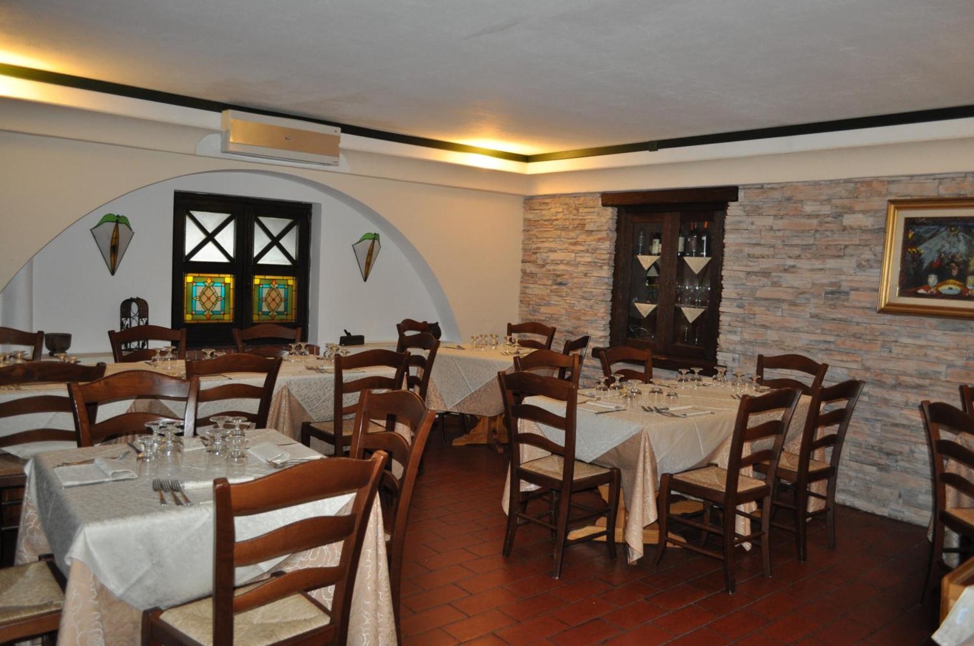 Hotel Duca Di Calabria Серра-Сан-Бруно Экстерьер фото
