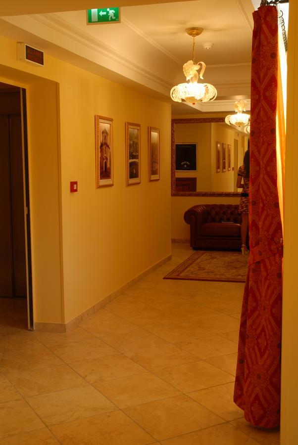 Hotel Duca Di Calabria Серра-Сан-Бруно Экстерьер фото