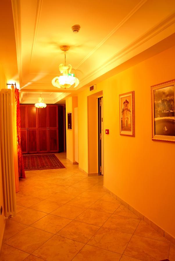 Hotel Duca Di Calabria Серра-Сан-Бруно Экстерьер фото